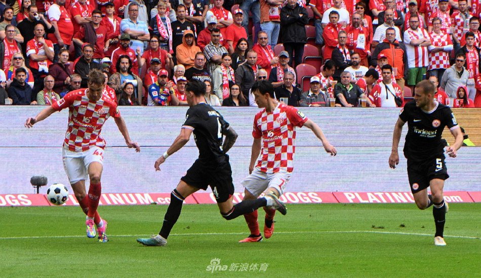 他并未向巴 他并未向巴